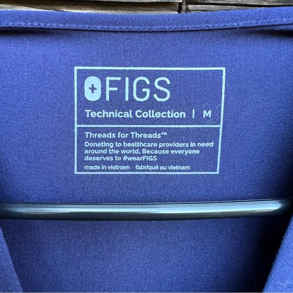 FIGS TOP MEDIUM - Picture 3 of 3